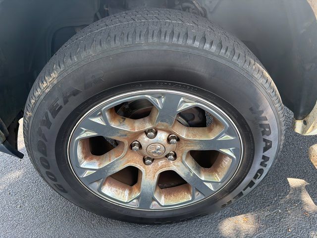 Used 2017 RAM 1500 Laramie AWD/4WD image 11