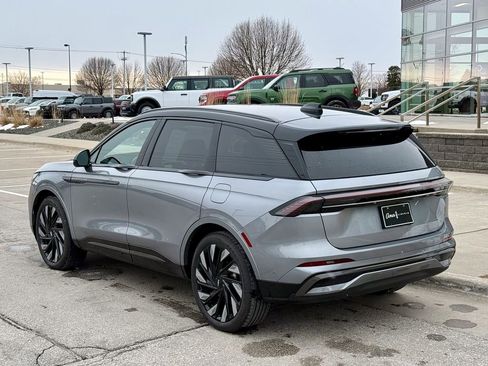 Used 2024 Lincoln Nautilus Reserve w/ Jet Appearance Package (87T) image 4