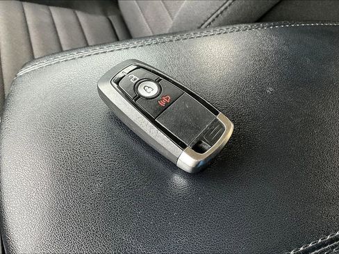 Used 2023 Ford Edge SE w/ Black Appearance Package image 31