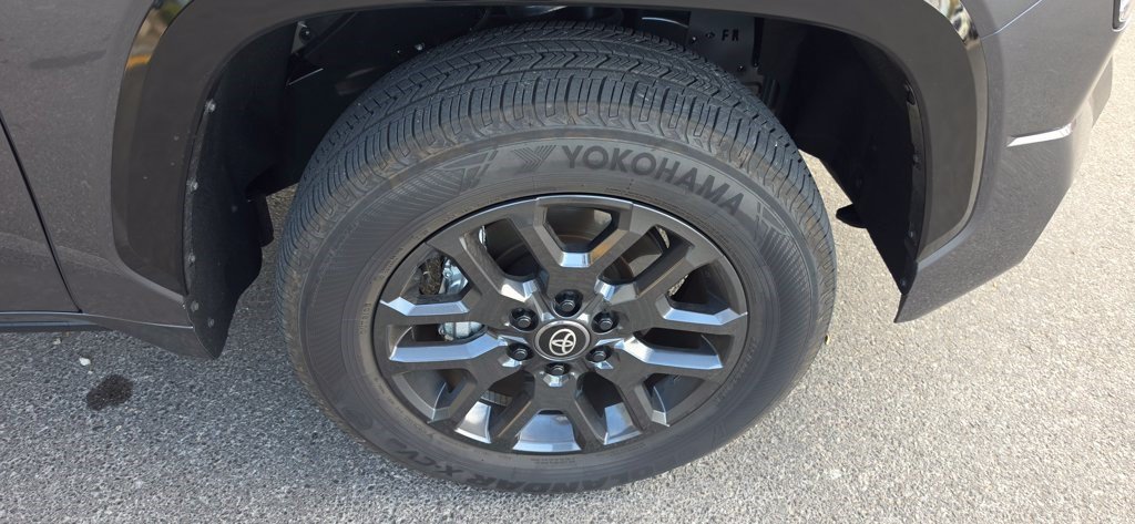 Used 2026 Toyota Tundra Platinum AWD/4WD image 9