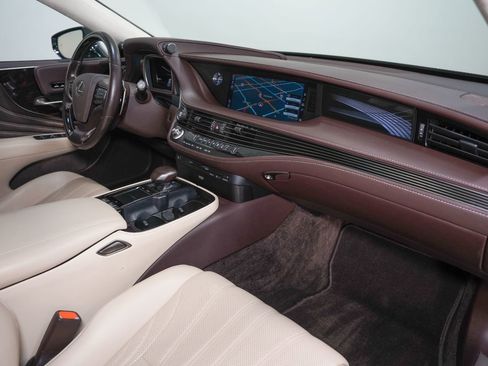 Used 2018 Lexus LS 500 w/ Luxury Package image 28