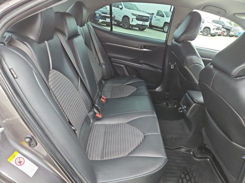 Used 2018 Toyota Camry SE FWD image 25