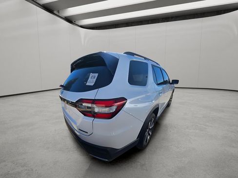 Used 2024 Honda Pilot Touring image 3