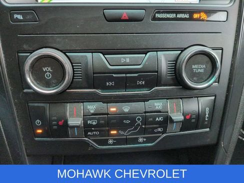 Used 2019 Ford Explorer XLT w/ Equipment Group 202A AWD/4WD image 19