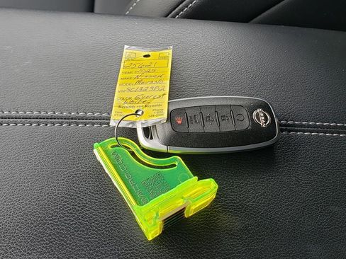 Certified 2025 Nissan Murano SV image 38