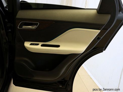 Used 2020 Jaguar F-PACE S image 33