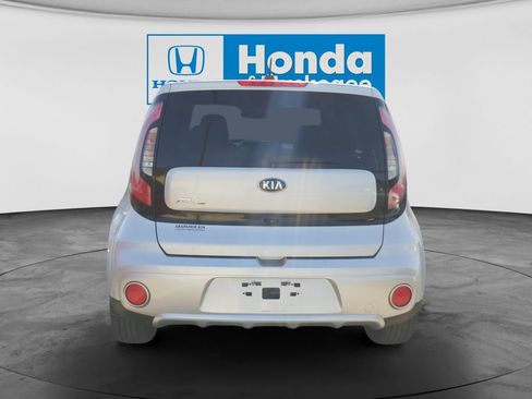 Used 2017 Kia Soul + FWD image 6