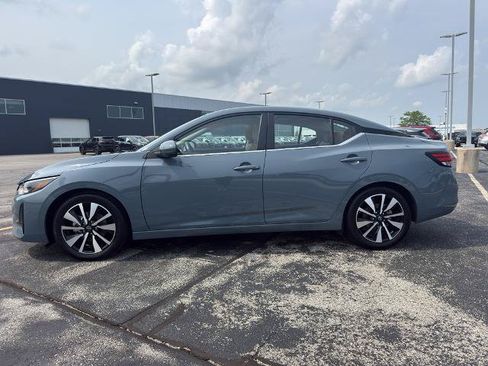 Certified 2025 Nissan Sentra SV w/ SV Premium Package FWD image 5