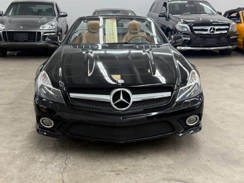 Used 2011 Mercedes-Benz SL 550 image 2