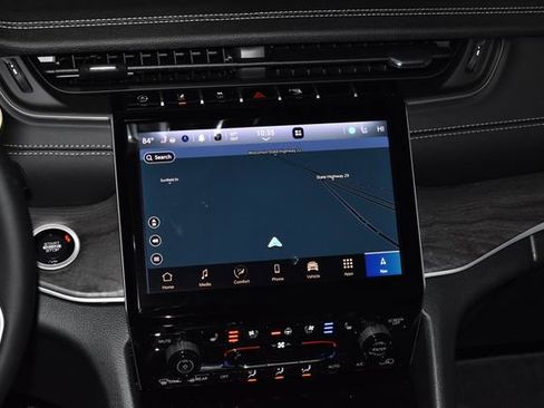 New 2025 Jeep Grand Cherokee L Limited w/ Luxury Tech Group II image 16