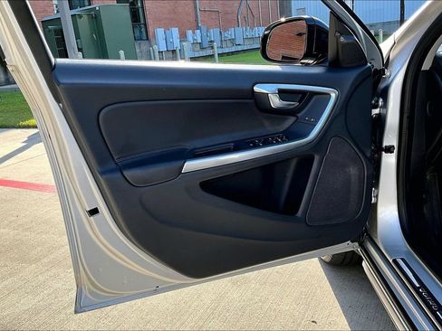 Used 2018 Volvo V60 T5 Cross Country AWD/4WD image 20