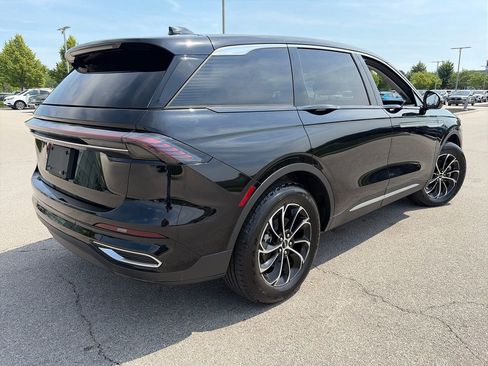 Used 2025 Lincoln Nautilus Premier AWD/4WD image 7