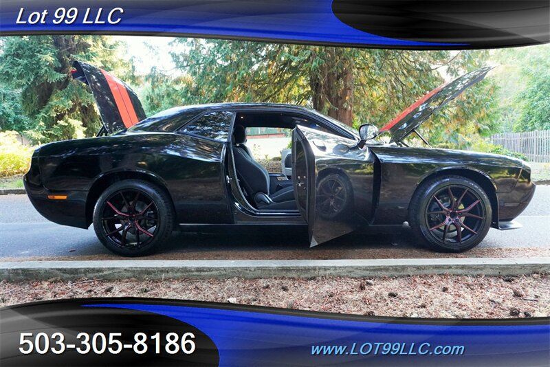 Used 2014 Dodge Challenger SXT RWD image 27