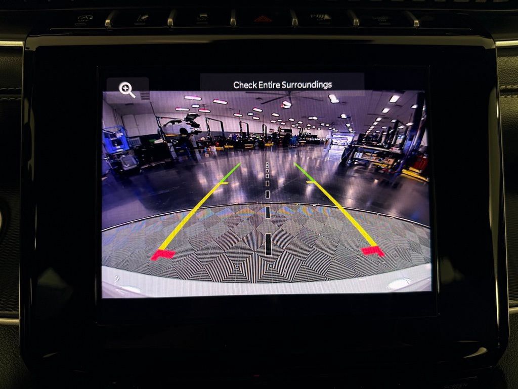 Used 2025 Jeep Grand Cherokee Altitude RWD image 31