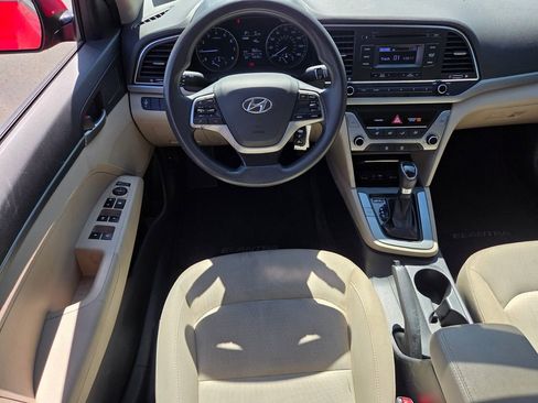 Used 2017 Hyundai Elantra SE image 12