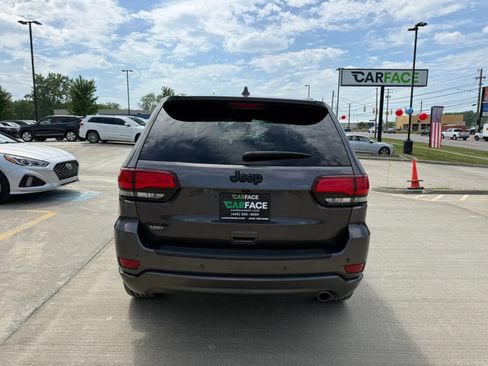 Used 2019 Jeep Grand Cherokee Altitude AWD/4WD image 10