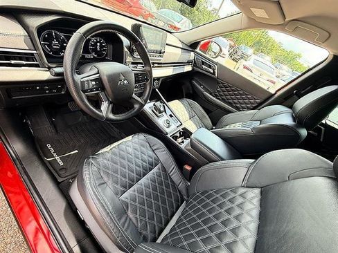 Used 2023 Mitsubishi Outlander SEL AWD/4WD image 24