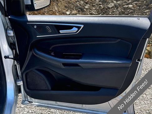 Used 2019 Ford Edge Titanium w/ Equipment Group 301A FWD image 22