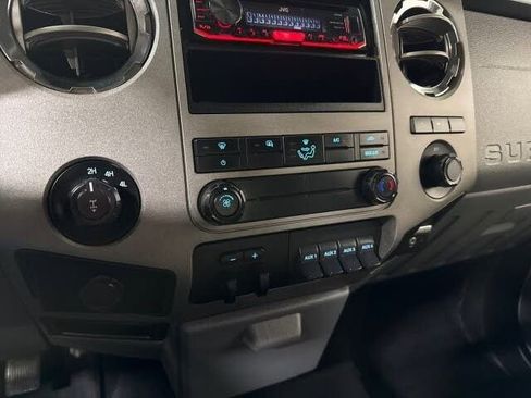 Used 2015 Ford F250 XLT w/ FX4 Off-Road Package AWD/4WD image 25
