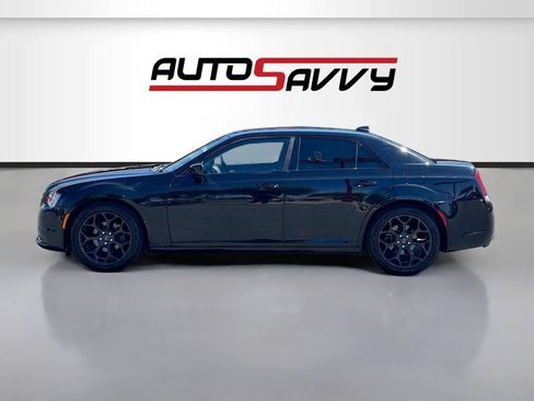 Used 2020 Chrysler 300 Touring w/ Sport Appearance Package RWD image 4
