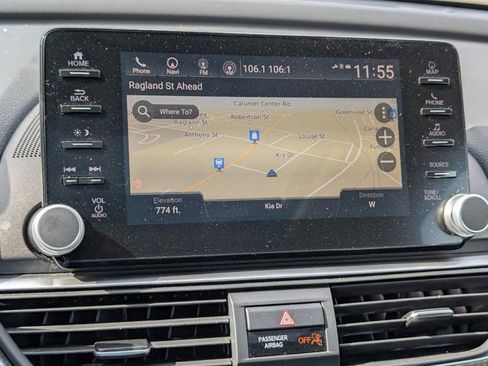 Used 2018 Honda Accord Touring image 24