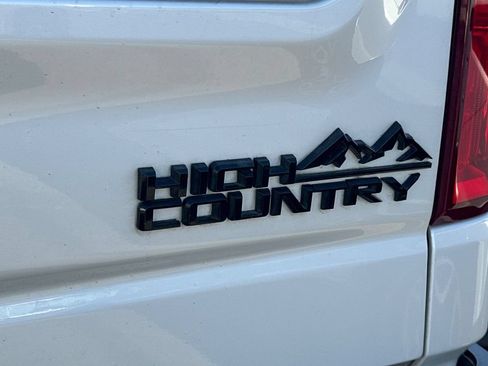 Used 2024 Chevrolet Silverado 1500 High Country w/ Technology Package AWD/4WD image 9