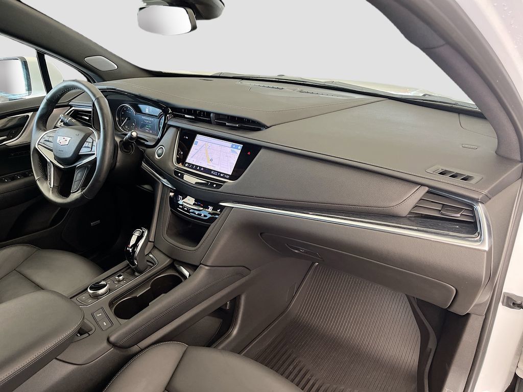 Used 2024 Cadillac XT5 Premium Luxury w/ LPO, Floor Liner Package AWD/4WD image 32