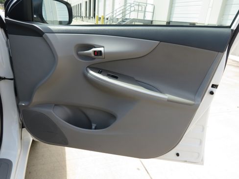 Used 2010 Toyota Corolla FWD image 24