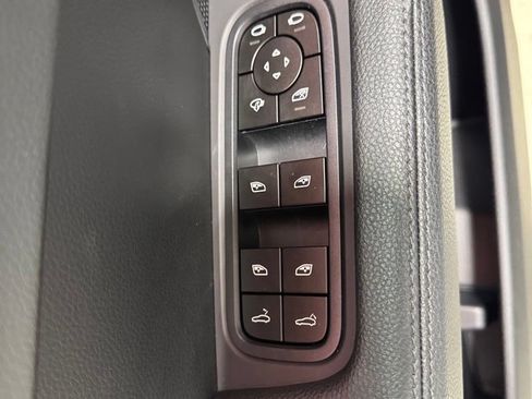 Used 2026 Porsche Cayenne AWD/4WD image 13