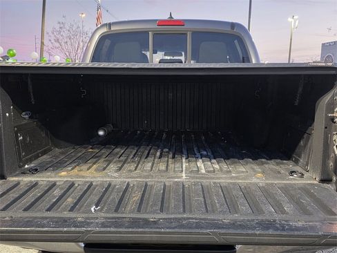 Used 2015 Toyota Tacoma PreRunner w/ SR5 Package image 28