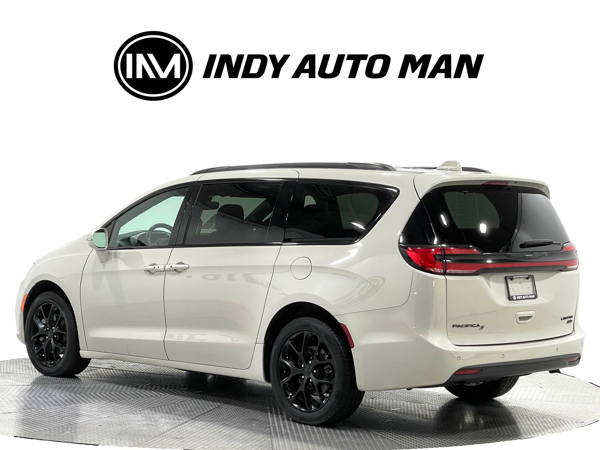 Used 2021 Chrysler Pacifica Limited w/ S Appearance Package AWD/4WD image 6