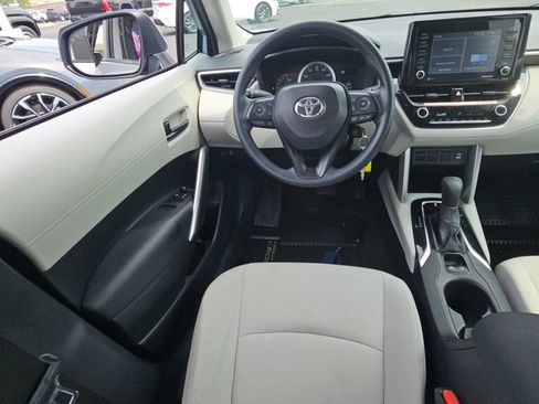 Certified 2022 Toyota Corolla Cross L AWD/4WD image 9
