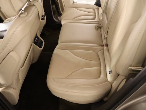 Used 2018 Lincoln MKX Reserve w/ Driver Assistance Package image 12