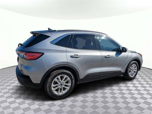 Used 2021 Ford Escape SE w/ Convenience Package image 3