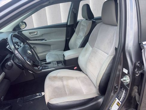 Used 2015 Toyota Camry XSE w/ Moonroof Package FWD image 11