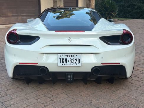 Used 2019 Ferrari 488 GTB image 5