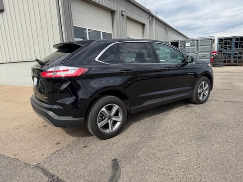 Used 2024 Ford Edge SEL w/ Convenience Package AWD/4WD image 4
