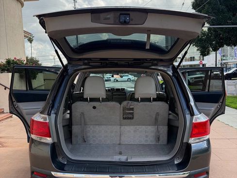 Used 2012 Toyota Highlander SE image 23
