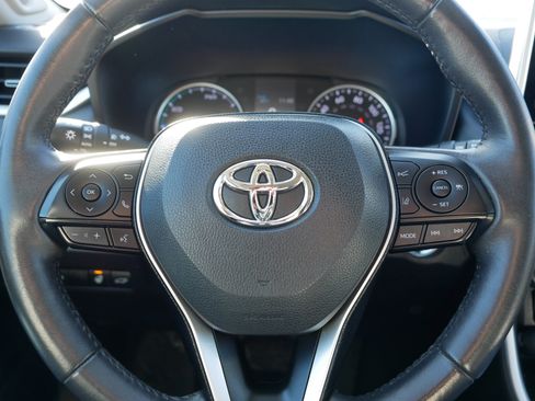 Used 2021 Toyota RAV4 XLE Premium image 25