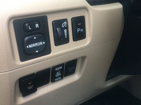 Used 2013 Toyota 4Runner Limited image 20