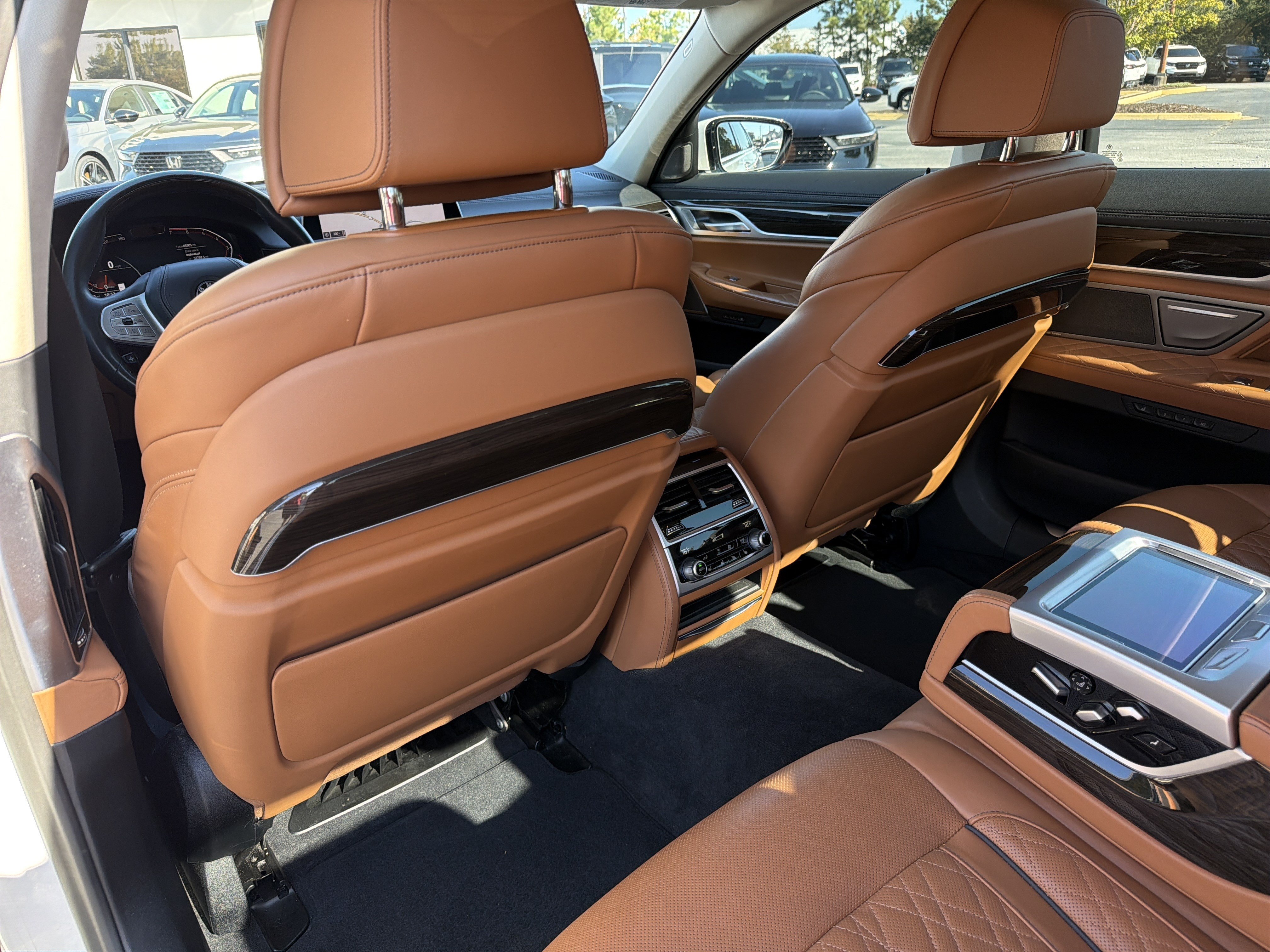 Used 2021 BMW 750i xDrive w/ Luxury Rear Seating Package AWD/4WD image 19