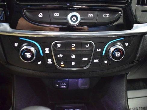 Used 2023 Chevrolet Traverse High Country w/ LPO, Floor Liner Package AWD/4WD image 40