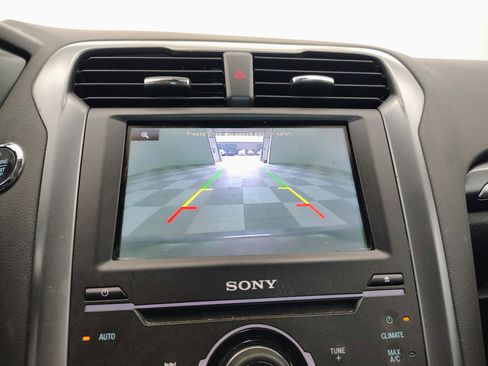 Used 2015 Ford Fusion Titanium FWD image 3