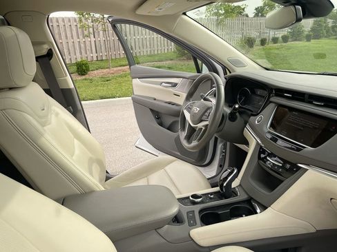 Used 2021 Cadillac XT5 Premium Luxury AWD/4WD image 30