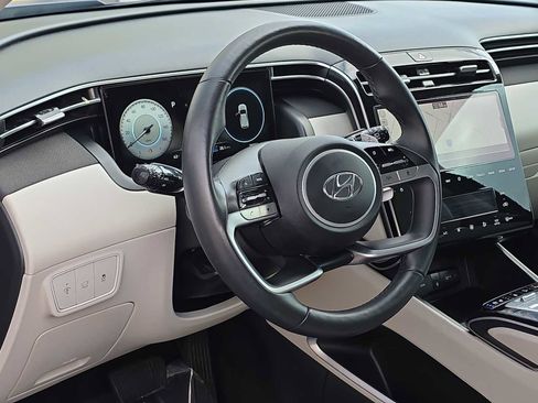 Used 2023 Hyundai Tucson Limited image 2