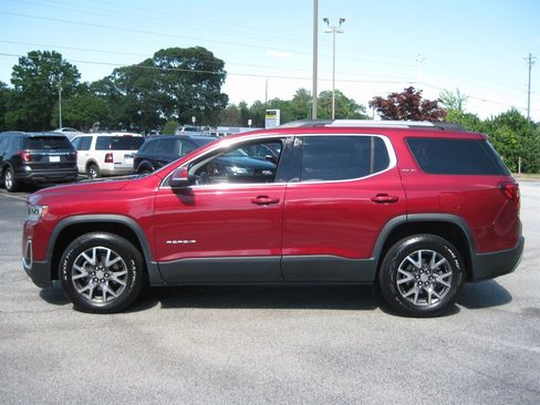 Used 2020 GMC Acadia SLE w/ Driver Convenience Package FWD image 4