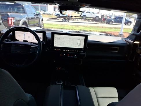 Used 2025 GMC Hummer EV 2X image 25