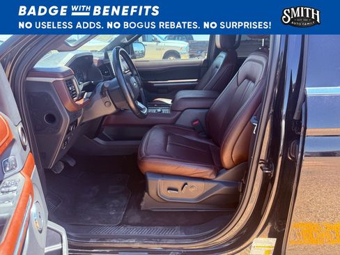 Used 2023 Ford Expedition Limited AWD/4WD image 12