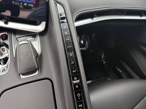 Used 2022 Chevrolet Corvette Stingray Preferred Conv w/ Battery Protection Package RWD image 18