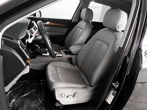 Certified 2022 Audi Q5 2.0T Premium Plus w/ Premium Plus Package image 19